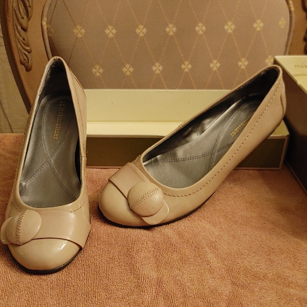 Naturalizer Beige Women's Flats with Button Detail
